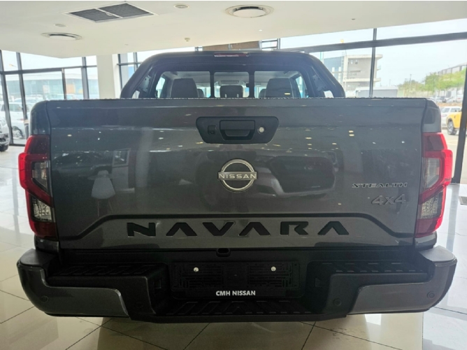 2026 Nissan Navara 2.5DDTI Double Cab Stealth 4x4 Auto - Image 3