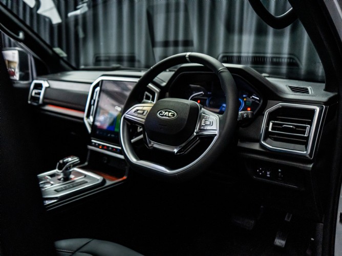 2025 JAC T9 2.0 CTi Lux Double Cab Auto - Image 7