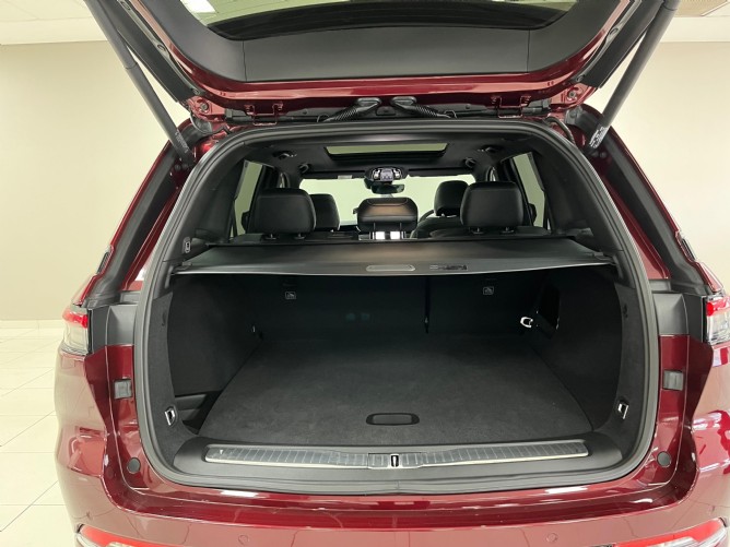 2025 Jeep Grand Cherokee 3.6L Overland - Image 5