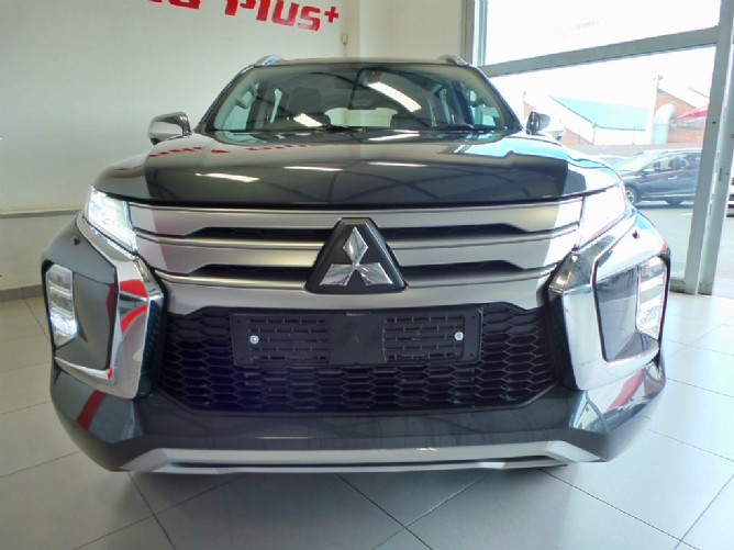 2025 Mitsubishi Pajero Sport 2.4 4x4 Auto - Image 2