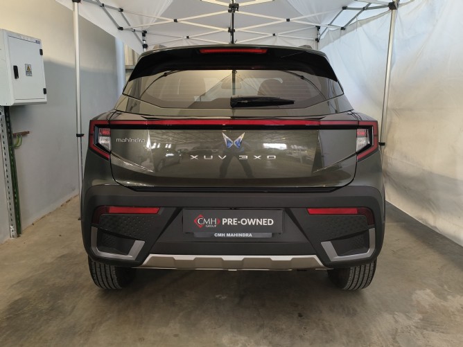2025 Mahindra XUV 3XO 1.2T AX5 Auto - Image 4