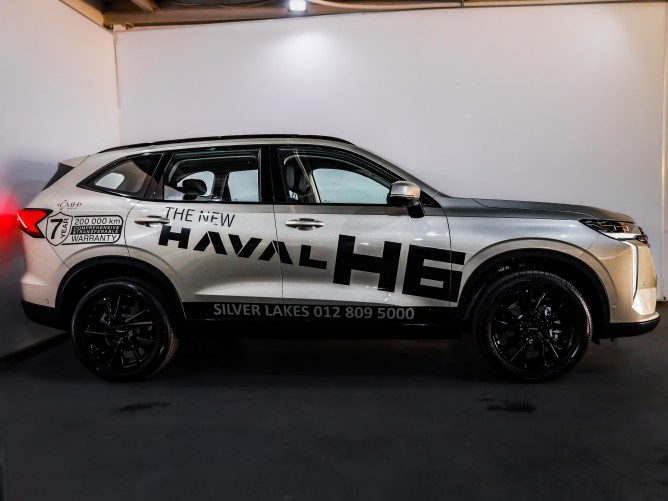 2025 Haval H6 1.5T Hybrid Luxury DHT - Image 2