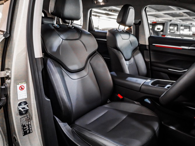 2025 Haval H6 1.5T Hybrid Luxury DHT - Image 7