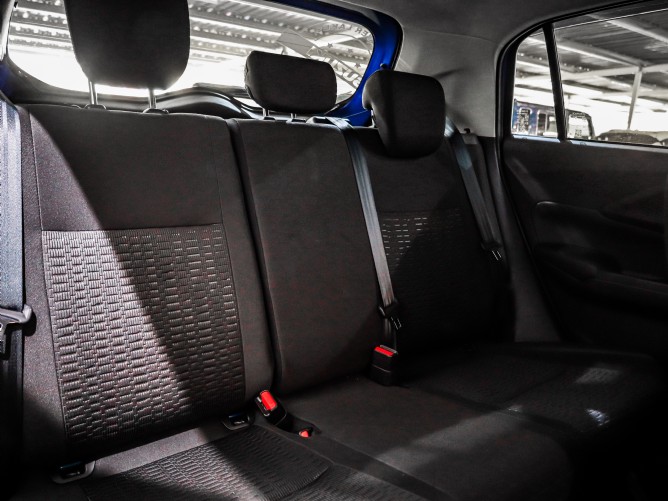 2025 Suzuki Swift 1.2 GLX - Image 6