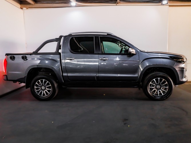 2025 Foton Tunland G7 Double Cab 4x4 Limited Auto - Image 2