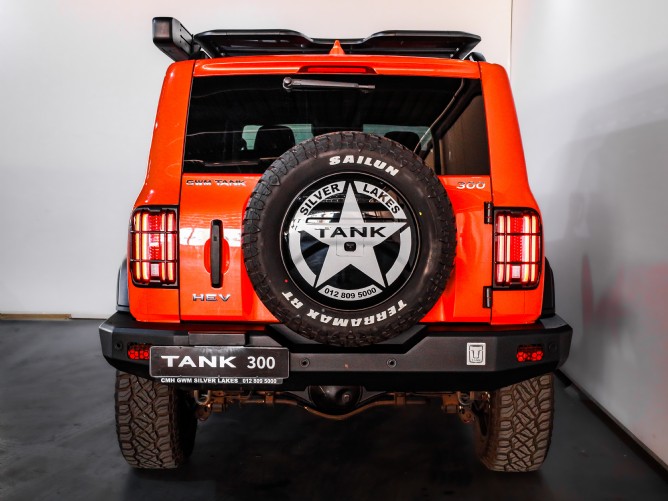 2025 GWM Tank 300 2.0T Super Luxury Hybrid 4X4 Auto - Image 4