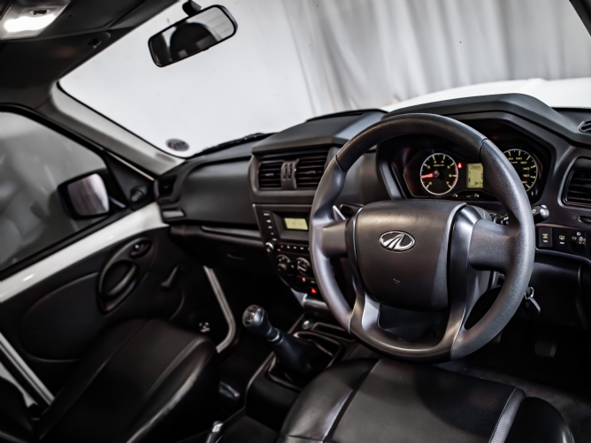 2025 Mahindra Pik Up 2.2 mHawk SC 4x2 S4 - Image 6