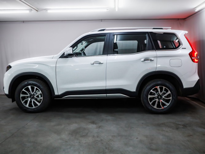 2025 Mahindra Scorpio N 2.2D Z8L 4X4 Auto - Image 2