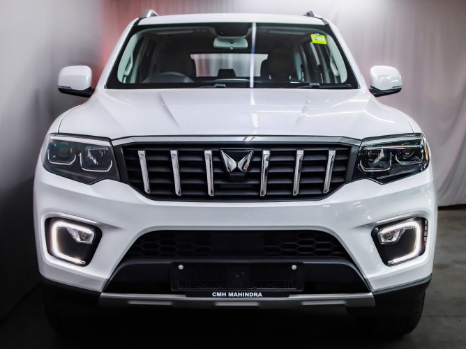 2025 Mahindra Scorpio N 2.2D Z8L 4X4 Auto - Image 4