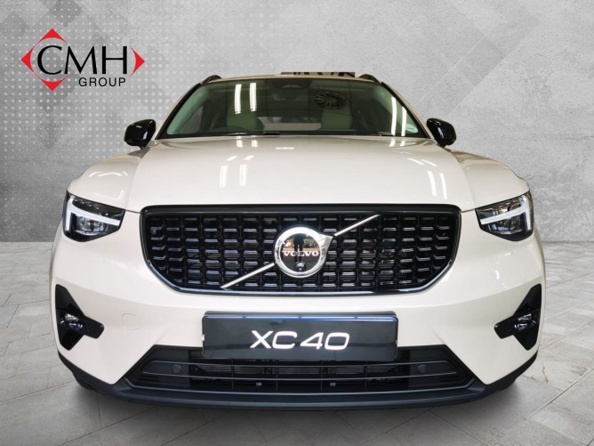 2025 Volvo XC40 B4 Geartronic Plus Dark (Mild Hybrid) - Image 2