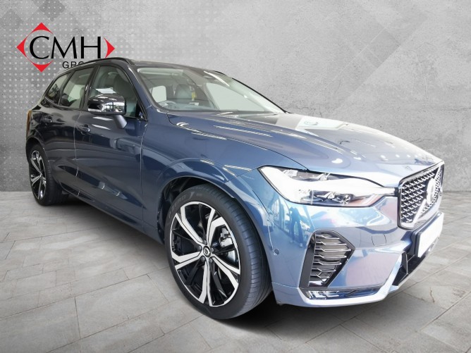 2025 Volvo XC60 B5 (P) Geartronic AWD Ultimate Dark - Image 3