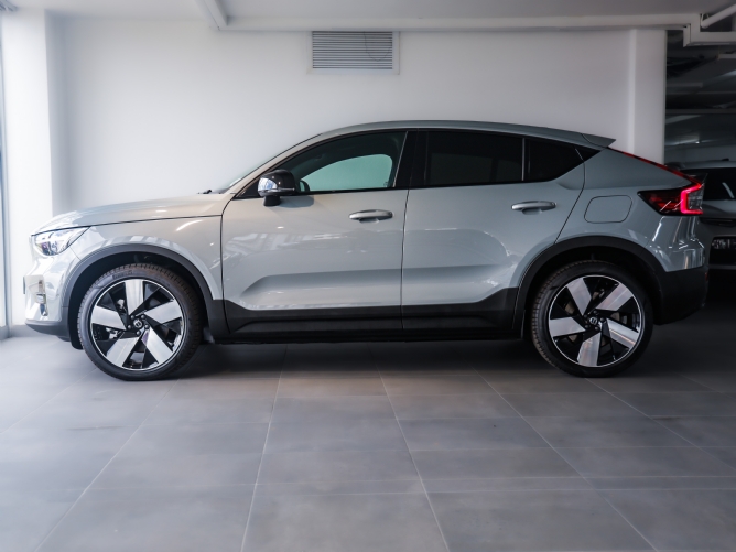 2025 Volvo C40 Recharge Twin Motor Ultimate - Image 2