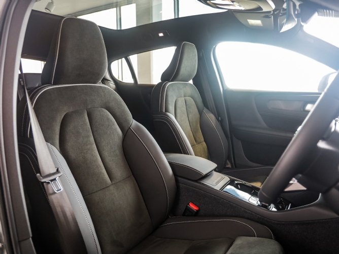 2025 Volvo C40 Recharge Twin Motor Ultimate - Image 6