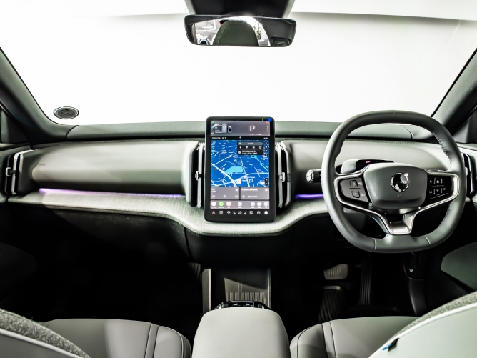 2025 Volvo EX30 Cross Country Ultra Twin Motor Performance - Image 4