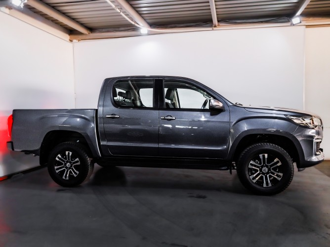 2025 Foton Tunland G7 2.0T Double Cab 4x2 TLX Auto - Image 2