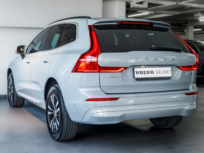 2025 Volvo XC60 B5 (P) Geartronic AWD Essential - Image 3