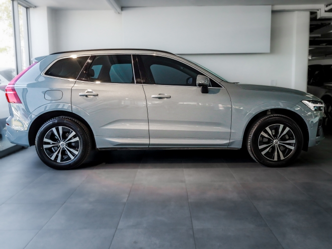 2025 Volvo XC60 B5 (P) Geartronic AWD Essential - Image 4