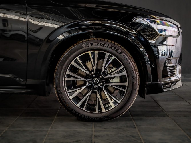 2025 Volvo XC90 Recharge Twin Engine AWD Plus Bright - Image 7