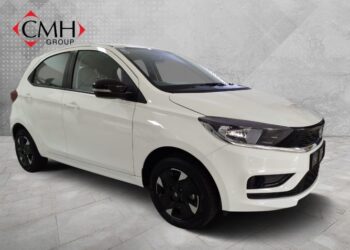2025 Tata Tiago 1.2 XT Auto